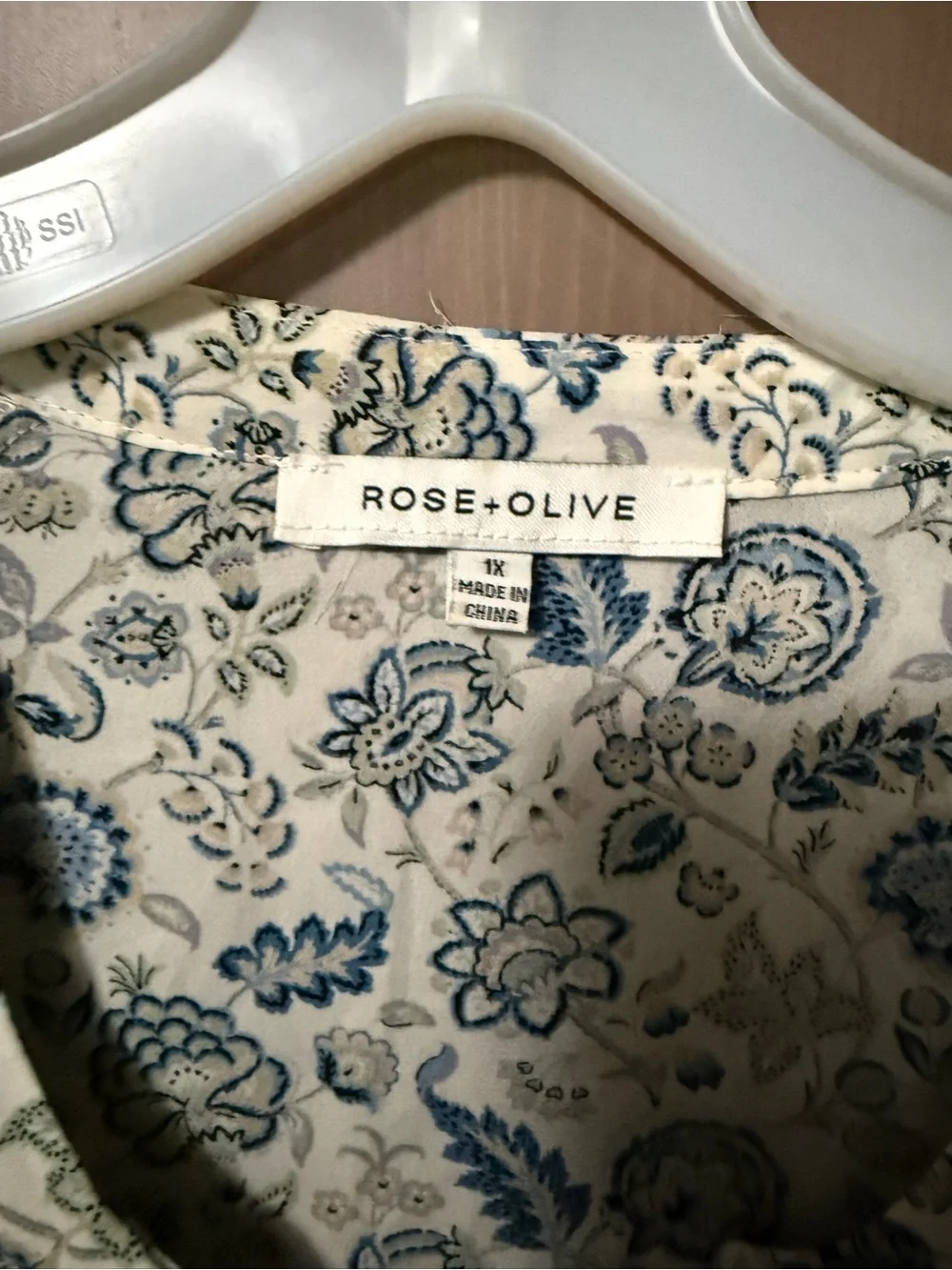 Rose & Olive Cream and Blue Floral Short Sleeve Button-Front Shirt - Picture 3 of 4